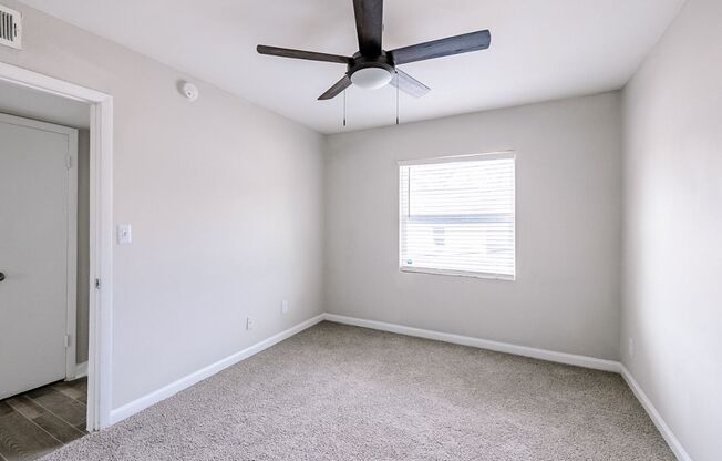 2 beds, 1 bath, 850 sqft, $1,200, Unit 26-E7