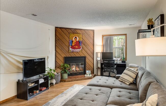 1-Bedroom condo in popular Gold Run available for Summer 2025 Preleasing!