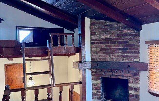 Charming cottage studio in Studio City