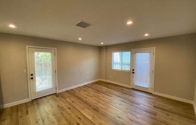 NEW 4BD/2BA!! Easy Walk to Campus