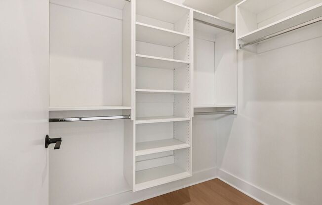 2 beds, 1 bath, 800 sqft, $2,154, Unit 412