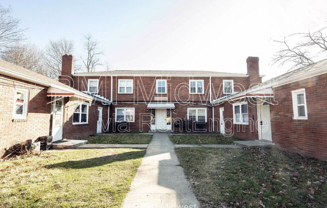 3725 N SHERMAN DR