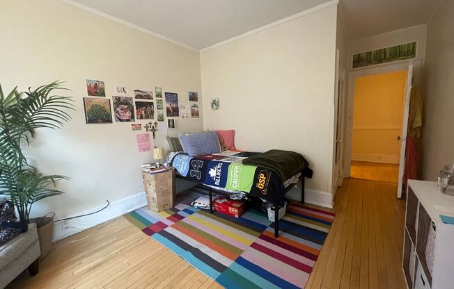4 beds, 2 baths, $2,295, Unit 10