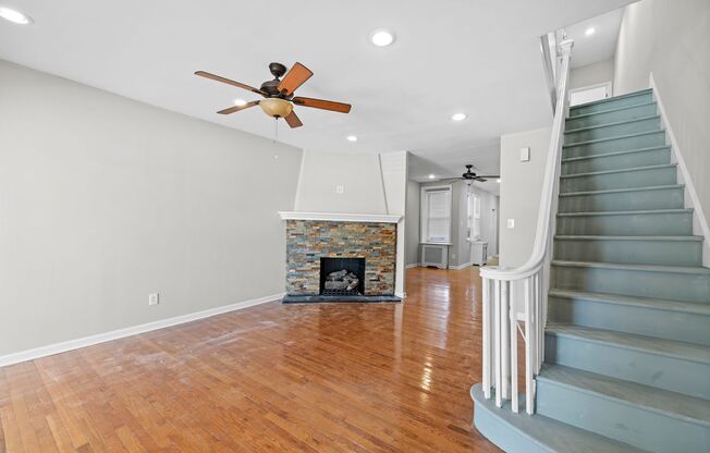 ⭐⭐⭐LARGE 4 BEDROOMS AND 1.5 BATH HOME LOCATED IN WEST OAK LANE/GERMANTOWN!⭐⭐⭐