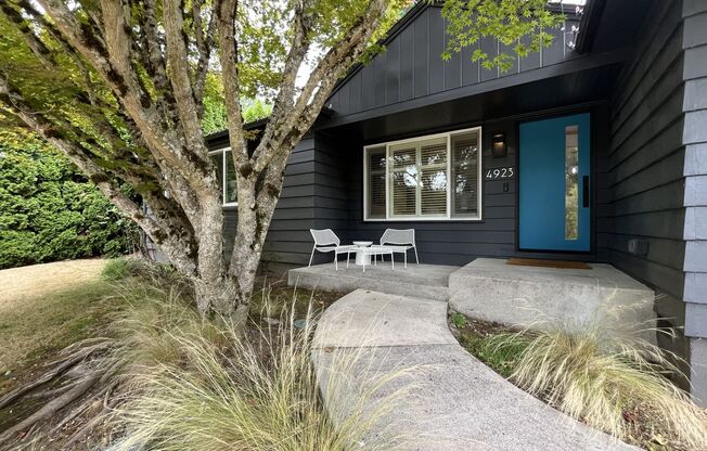 Stunning Single-Level SW Portland 3-Bedroom Home with Designer Kitchen, Park-Like Backyard, EV Charger & Landscaping Included