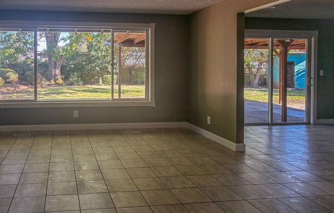 3 bedroom home in Woodburn Available !!!