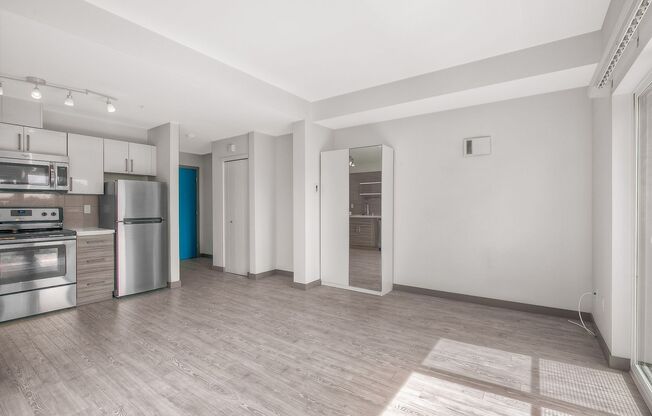 Studio, 1 bath, 365 sqft, $1,554, Unit 202