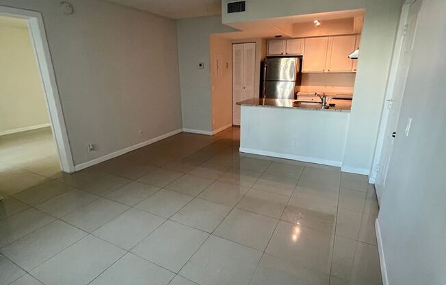 ONE BEDROOM ONE BATHROOM !! WATERFRONT COMMUNITY!