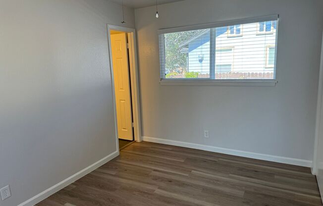 1 bed, 1 bath, 464 sqft, $1,300, Unit 114