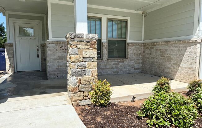 Large 2 Bed, 2 Bath in Beautifully Well-Maintained Neighborhood