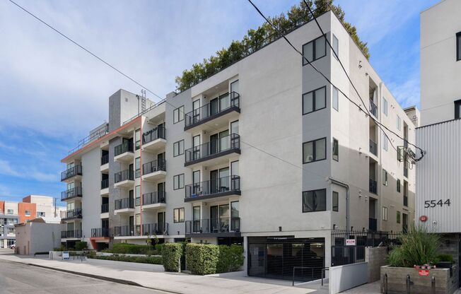 2 beds, 2 baths, $2,880, Unit Two Bedroom