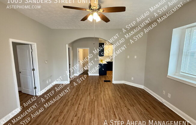 1005 SANDERS ST