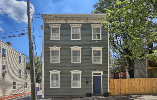 901 Capital St