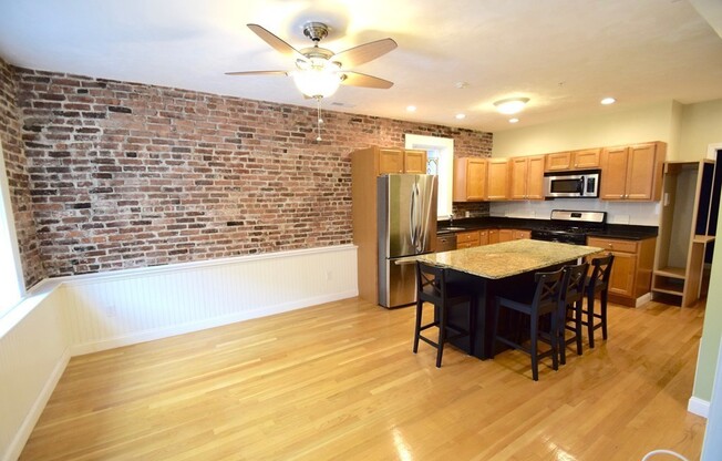 172 COTTAGE ST