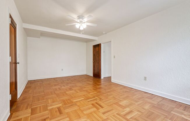 1 bed, 1 bath, 851 sqft, $1,000, Unit 306