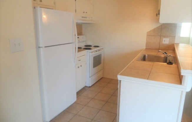 2 beds, 1 bath, 800 sqft, $850, Unit 1311 Glen Oaks #2