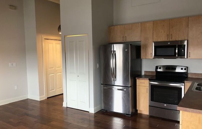 Studio, 1 bath, 442 sqft, $1,045, Unit 623