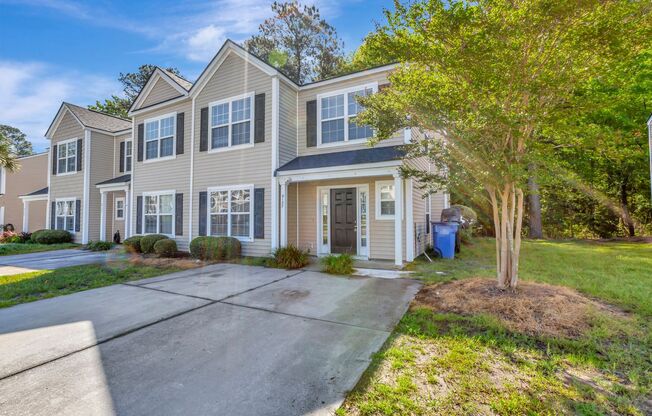 Spacious Townhome in Wescott Plantation!
