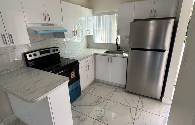 Beautifully Remodeled 2 bedroom 2 bathroom apartment for rent