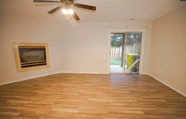 1747 WOOD CARRIAGE WAY