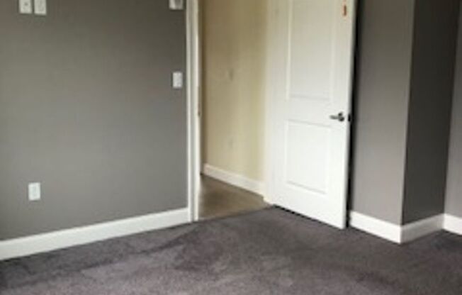 2 beds, 1 bath, 1,054 sqft, $2,900, Unit 60-302