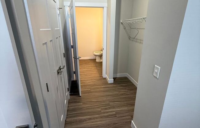 1 bed, 1 bath, 636 sqft, $1,200, Unit 417