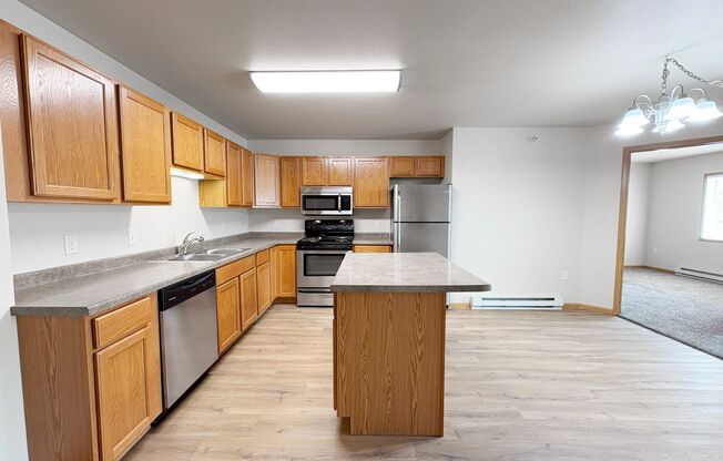 2 beds, 2 baths, 1,057 sqft, $1,165, Unit 2213-102