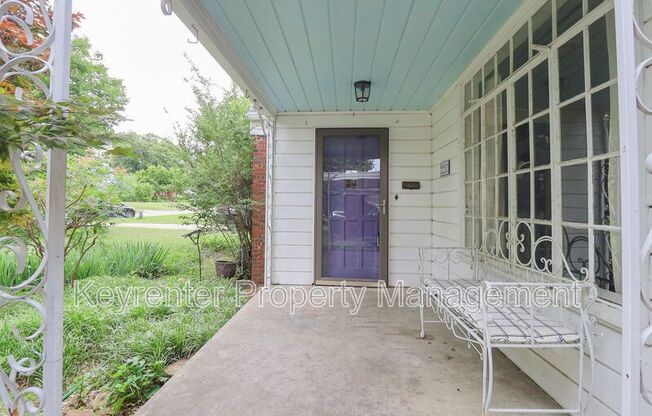 2220 S INDIANAPOLIS