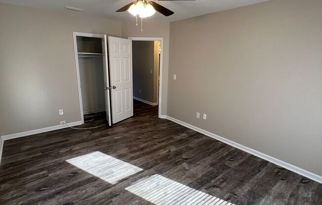 AVAILABLE & UPDATED Duplex (Near beautiful downtown Monroe)