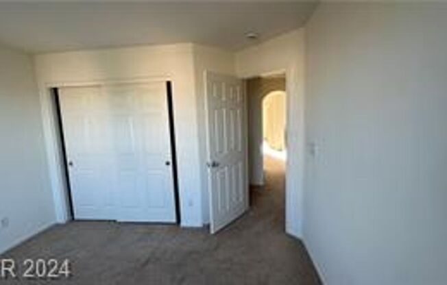 4 beds, 2.5 baths, $1,900