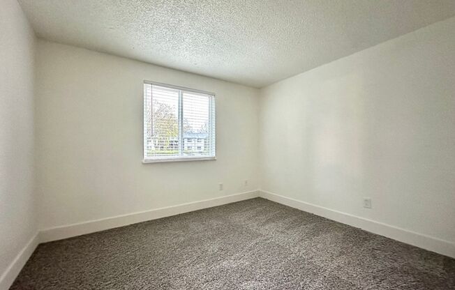 2 beds, 1 bath, 803 sqft, $1,515, Unit 67