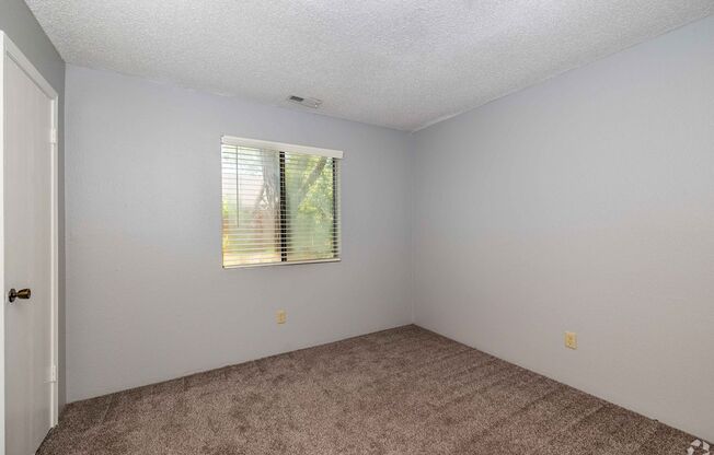 2 beds, 2 baths, 800 sqft, $955