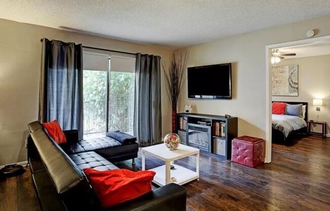 1 bed, 1 bath, $1,100