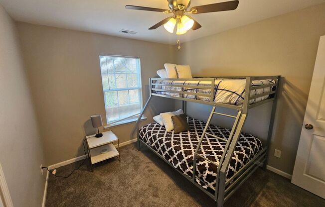 3 beds, 2.5 baths, 1,550 sqft, $1,825, Unit 3061