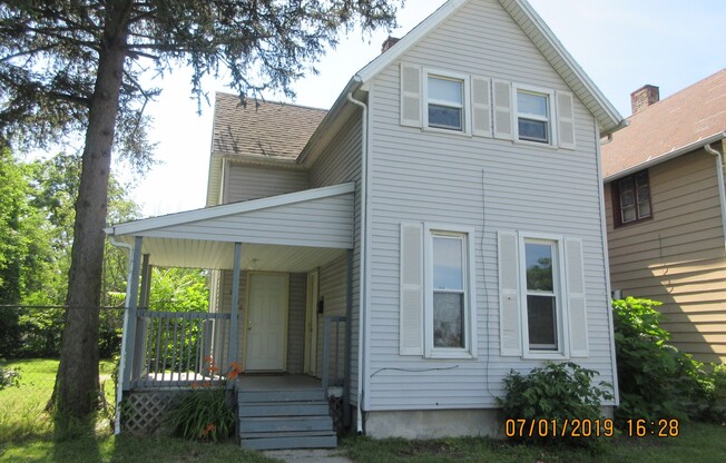 2210 Oliver St. - Spacious Three Bedroom Home!  *AVAILABLE NOW*