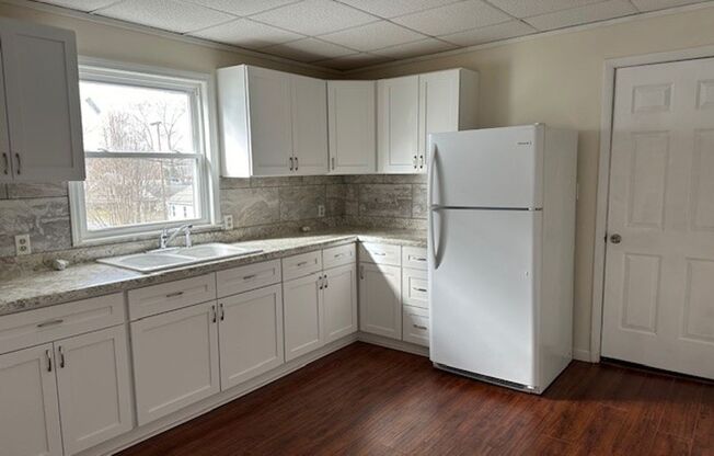 2 beds, 1 bath, 760 sqft, $1,050, Unit Unit 2