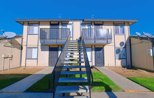 Studio, 1 bath, 400 sqft, $995, Unit 221