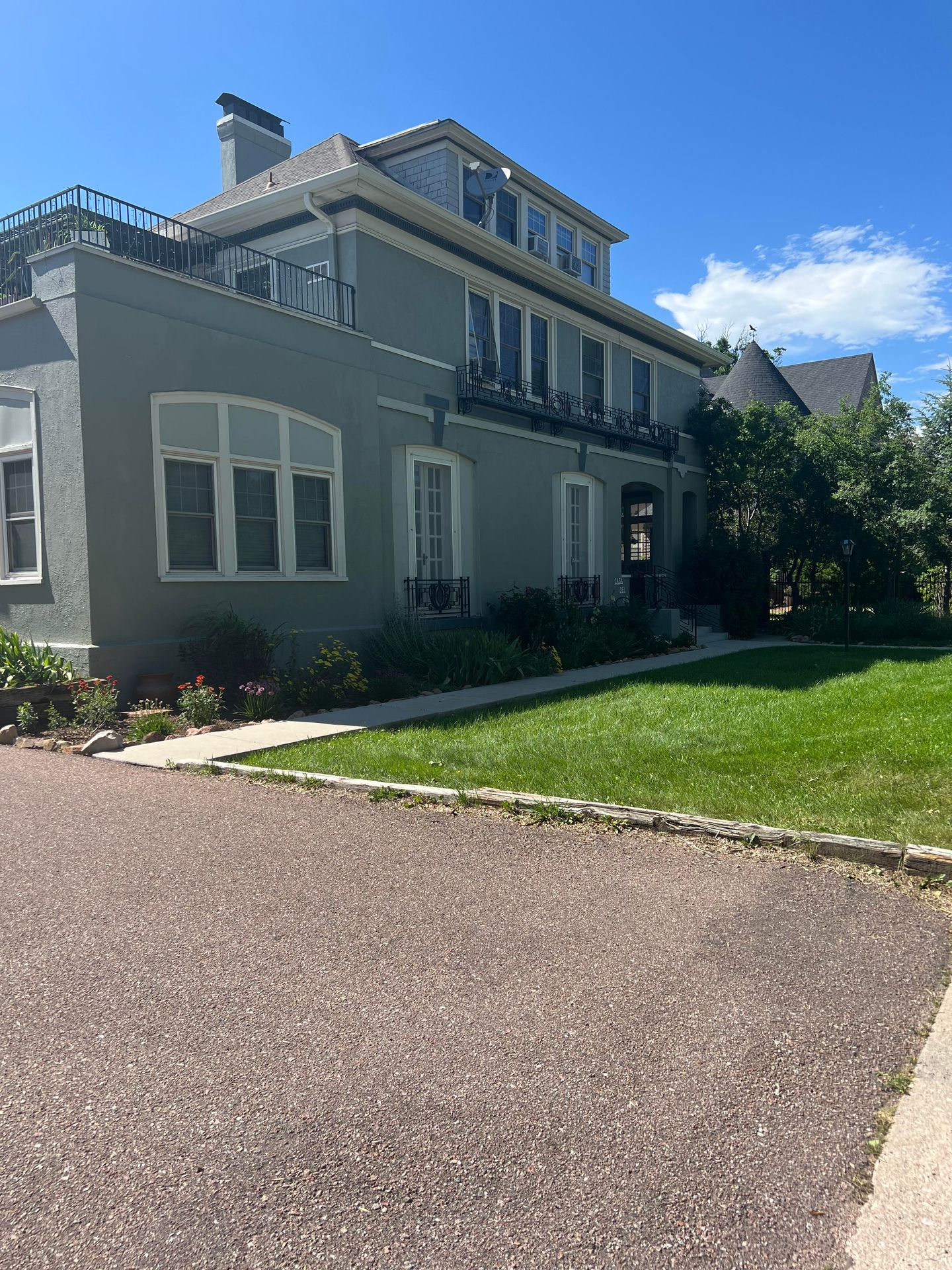Beautiful historic Mansion! Move in special $500 off first full month & waived admin fee! Apply today!