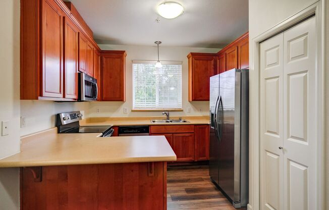 2 beds, 2 baths, 941 sqft, $1,895, Unit CC-101