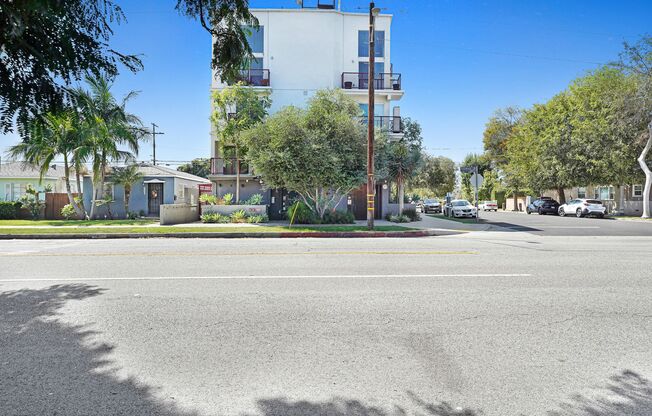 5455 Inglewood Blvd.