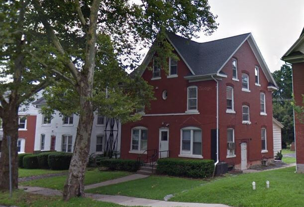 West College Avenue, 718