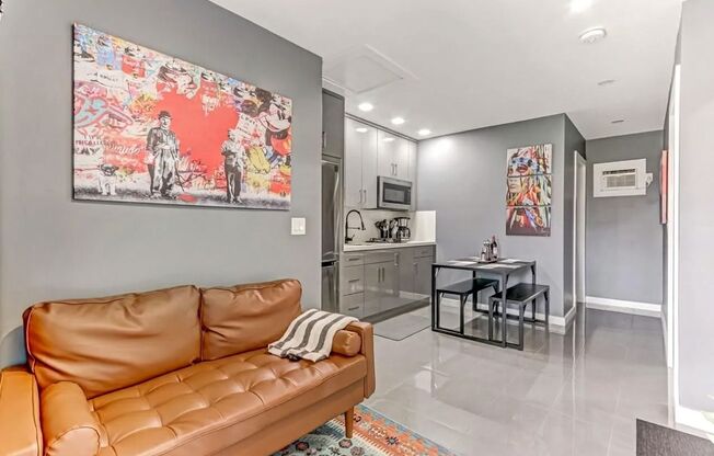 2 beds, 1 bath, 600 sqft, $1,850, Unit Unit 3