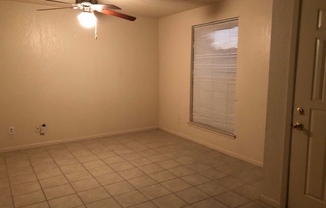 2 beds, 1 bath, $975