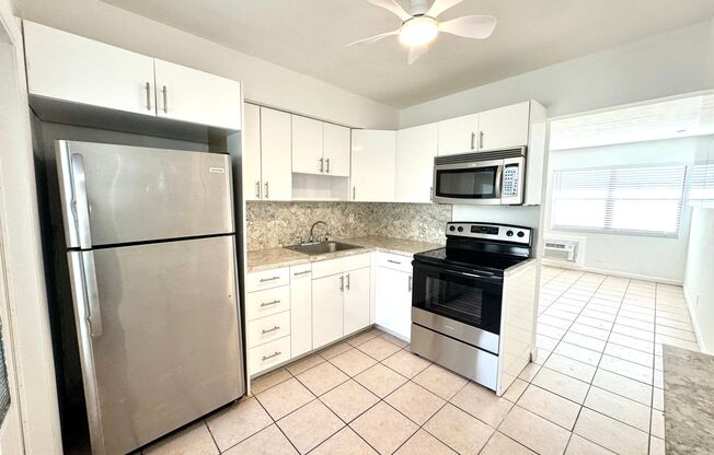 606 SW 8 ST