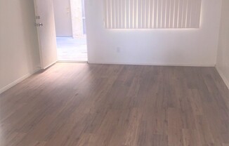 Studio, 1 bath, 275 sqft, $1,300, Unit 0082