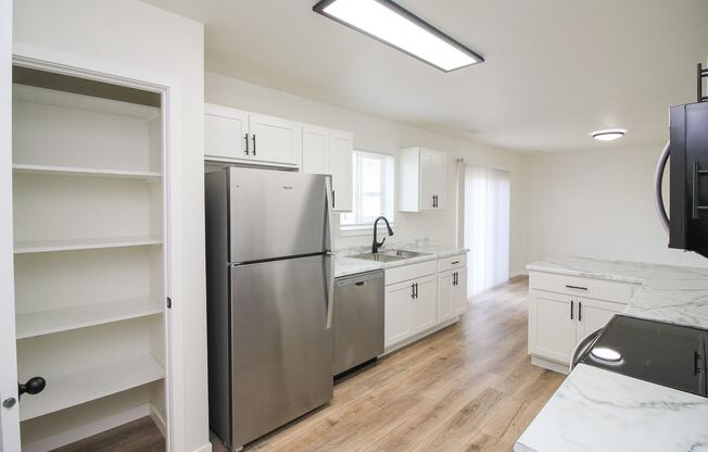 3 beds, 2.5 baths, 1,268 sqft, $1,735, Unit 4015-02