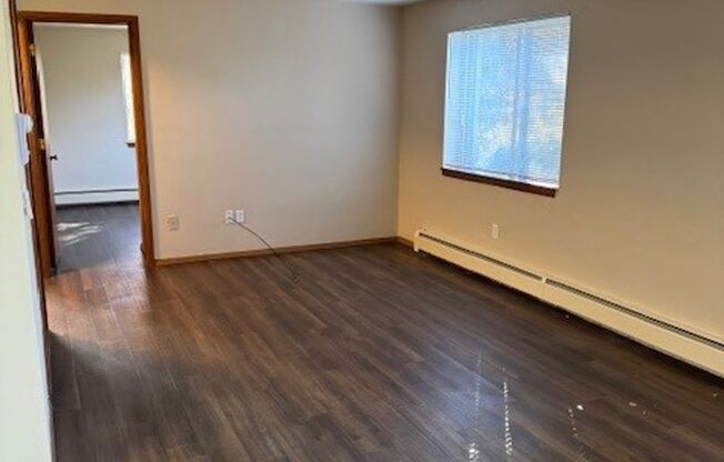 3 beds, 2 baths, 1,200 sqft, $2,350, Unit 5