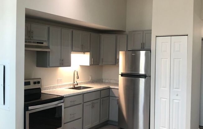 Studio, 1 bath, $1,150, Unit Unit 210