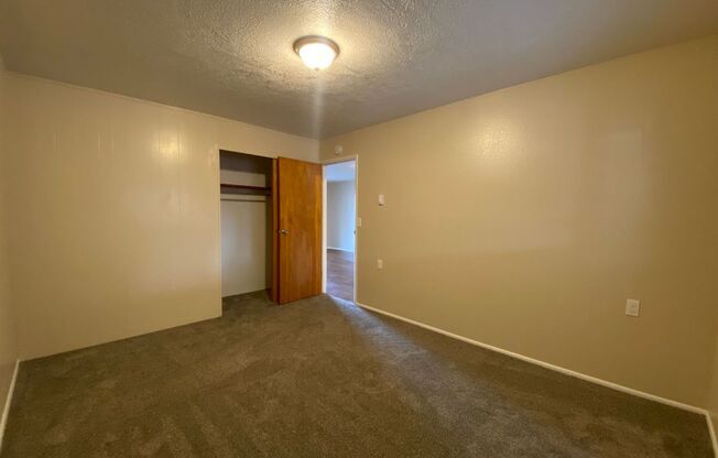 2 beds, 1 bath, 720 sqft, $1,195, Unit 170 NW 3rd Ave