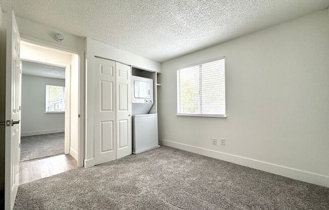 3 beds, 1 bath, 982 sqft, $1,875, Unit 137